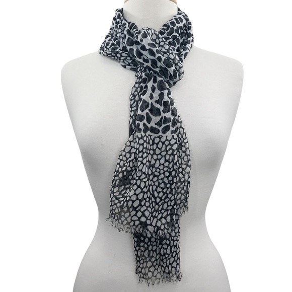 Black White Giraffe Print Lightweight Scarf - Picture 3 of 6